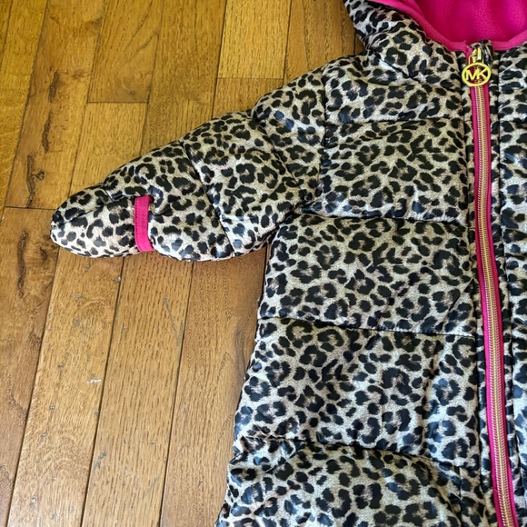 MICHAEL KORS BABY LEOPARD PRINT ZIP UP SNOWSUIT OUTFIT SIZE 0/6 MONTHS - Picture 4 of 6